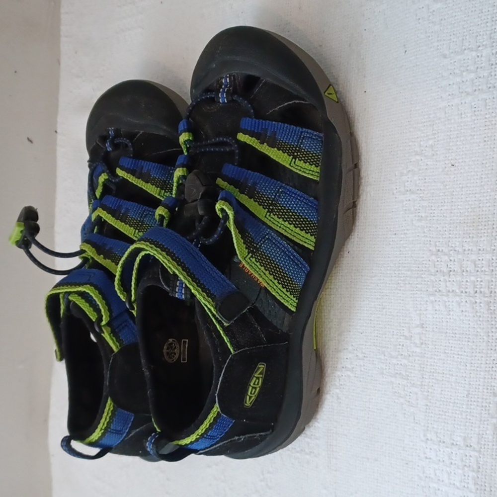 Keen Newport H2 Sandal Youth Size 1 Multicolor Bungee Lace Lock - Picture 2 of 5